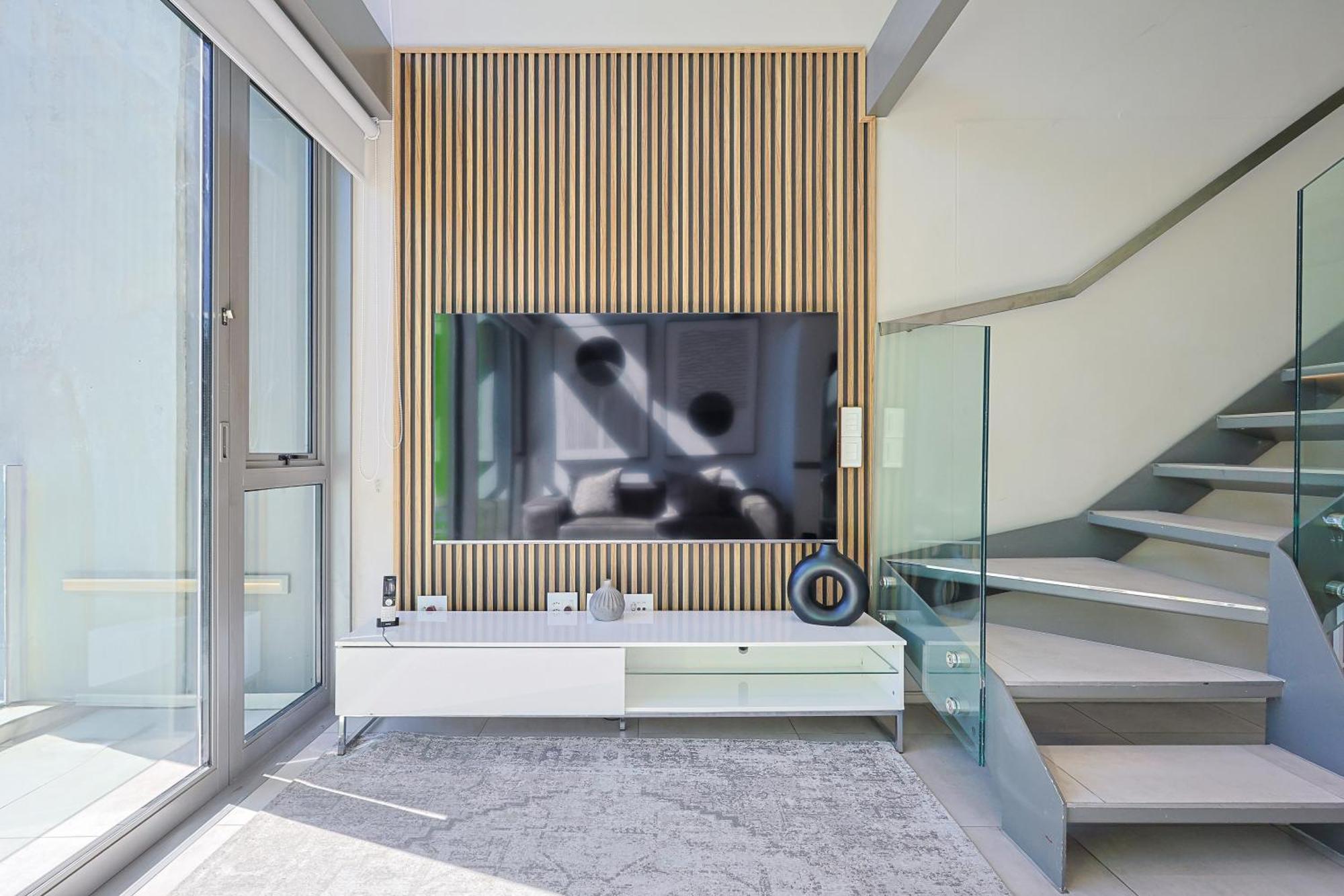 Luxury Loft Living - Elegant 1-bed Apartment *