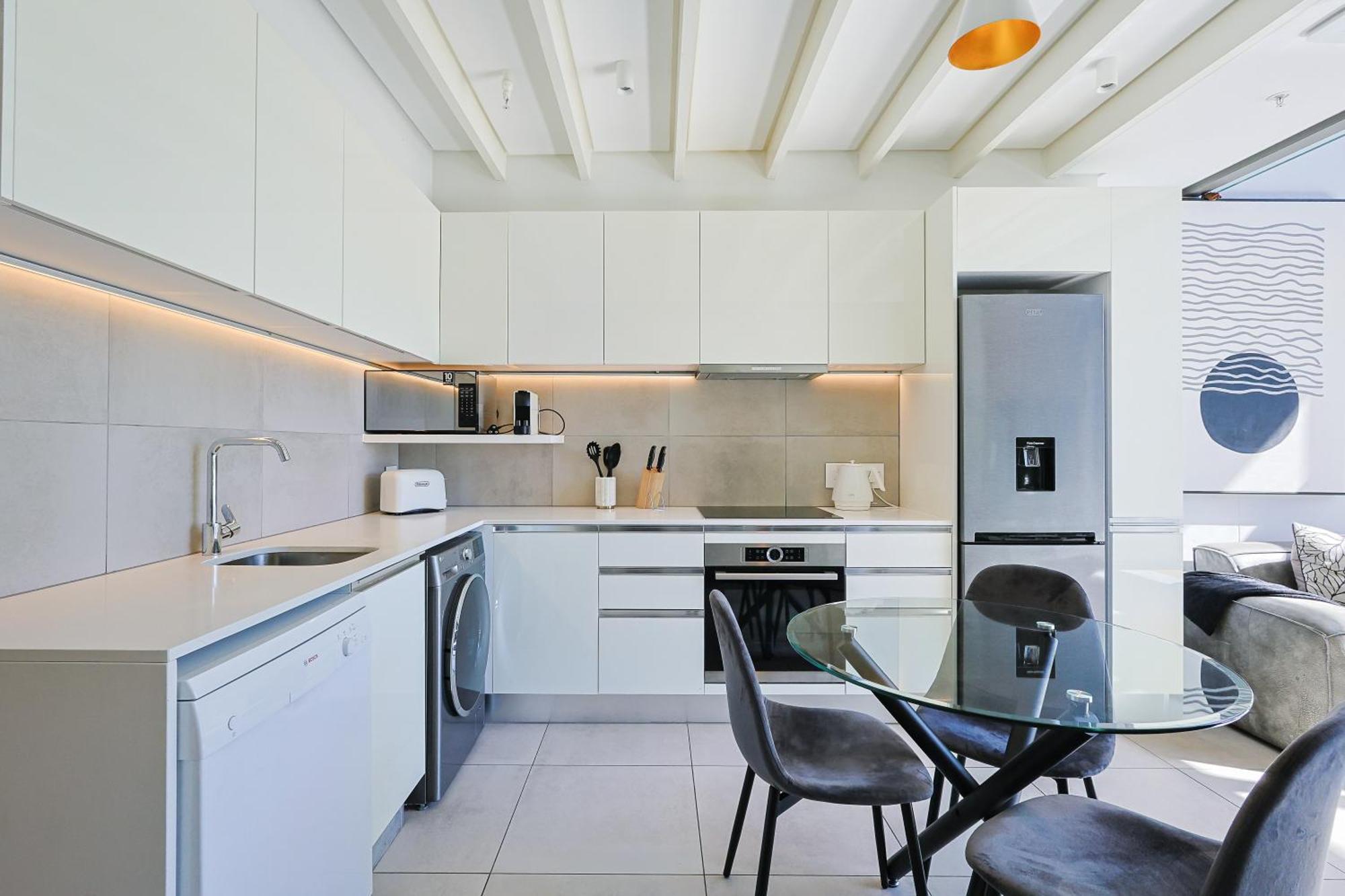 Luxury Loft Living - Elegant 1-bed Apartment *