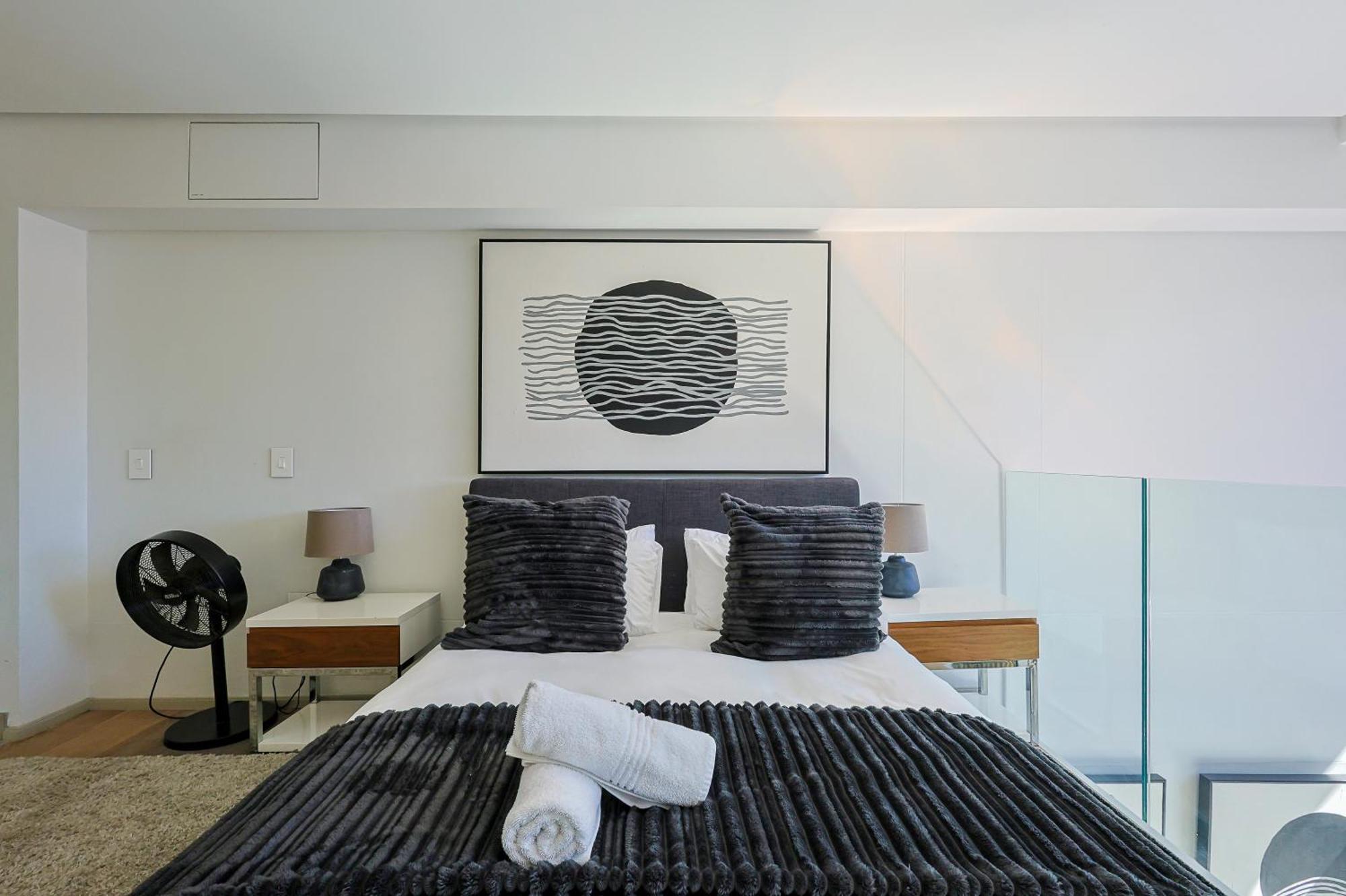 Apartment Luxury Loft Living - Elegant 1-bed *