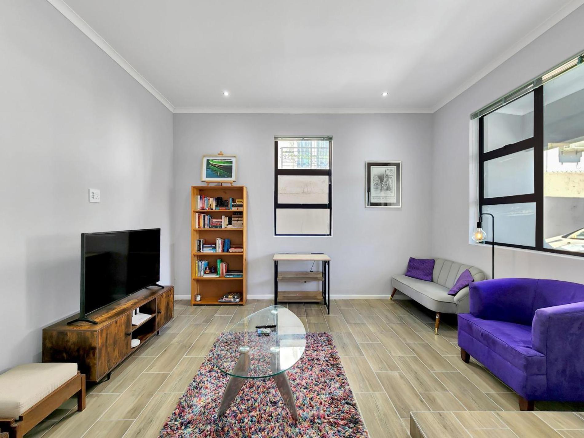 Stylish Woodstock Patio Wifi Alarm Apartment