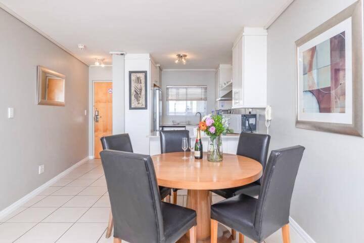 Apartment Oceanfront In Lagoon Cape Town