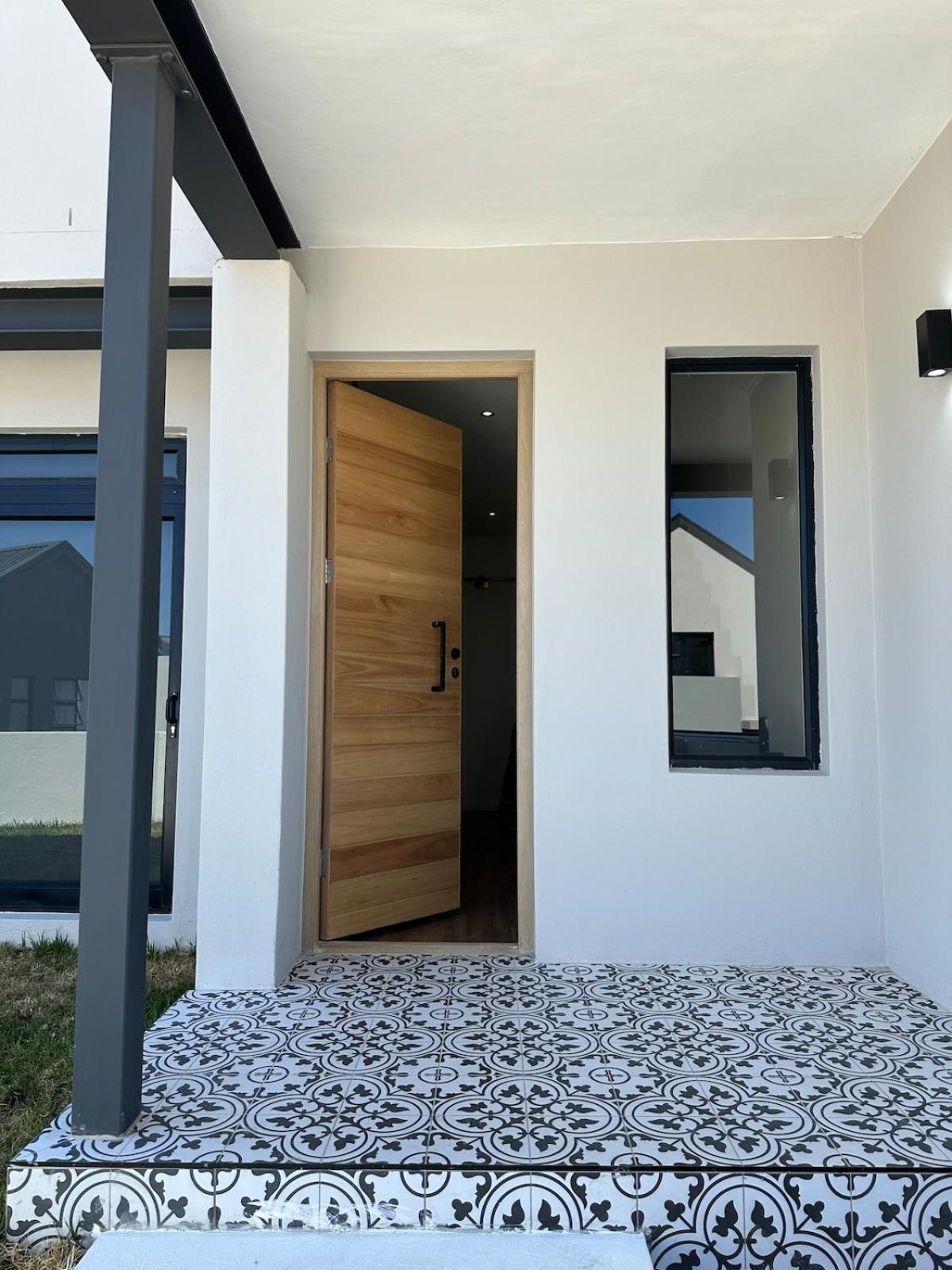 Mzuri Avenue Cape Town