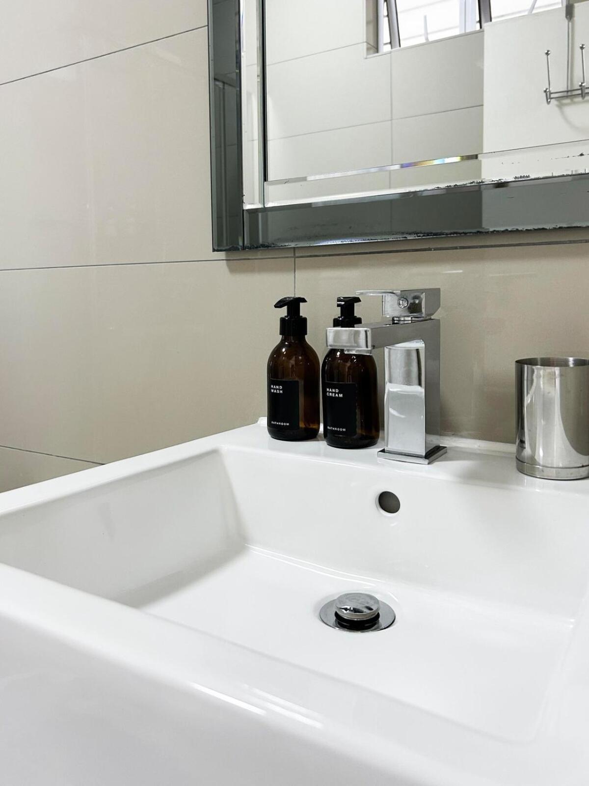 Apartment 2bed W Balcony 5 Minutes To V&a, Cticc