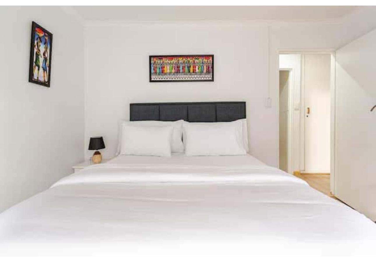 Caline Vip Luxury Jacuzzi &, Swimming Pool Mews Bed & Breakfast *