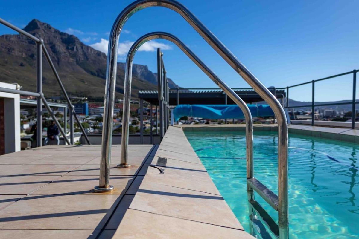 Spacious 2 Bed With Mountain Views The Factory Cape * Cape Town