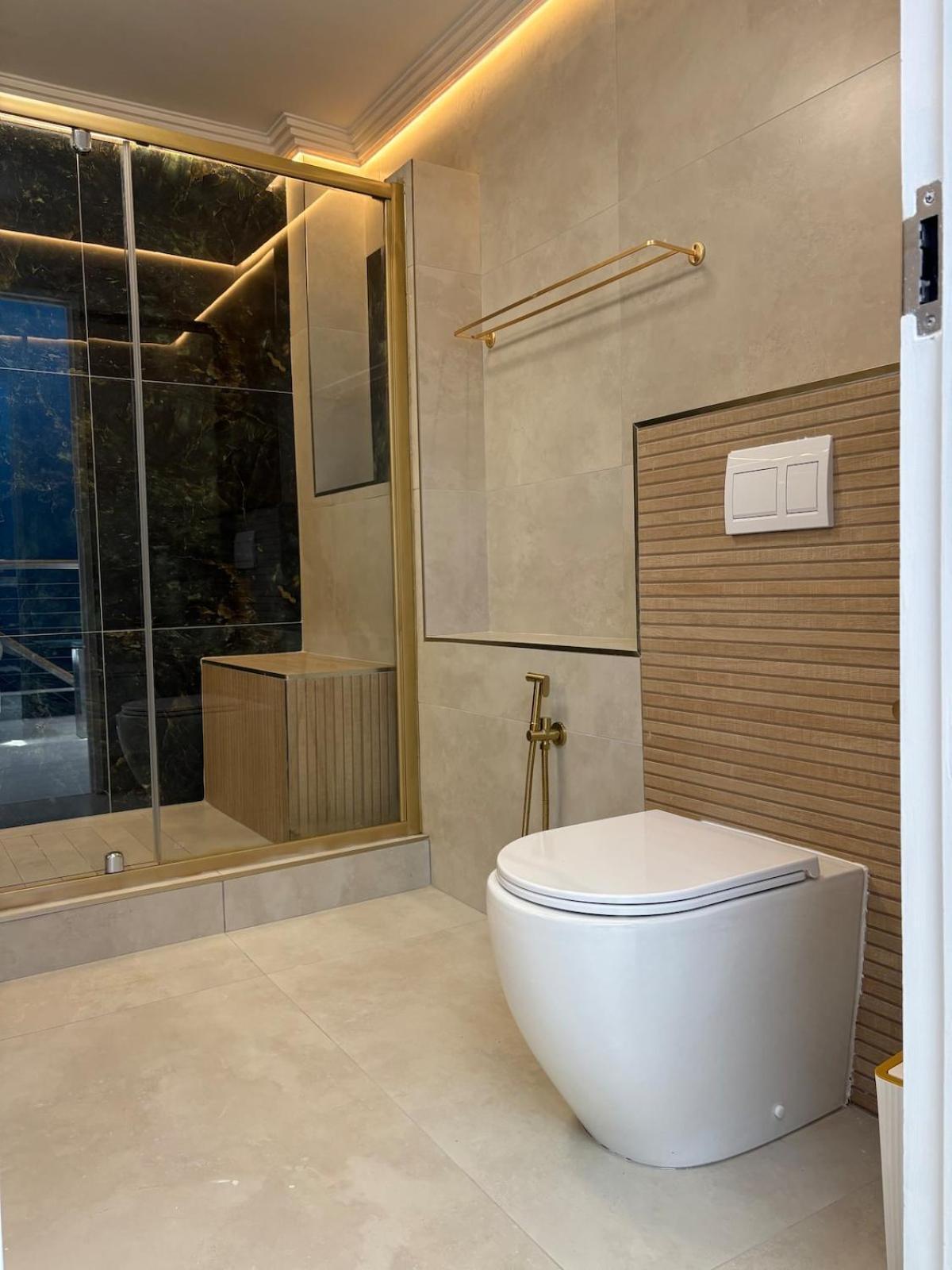Ultra Luxury 3 Bed Knightsbridge Penthouse *