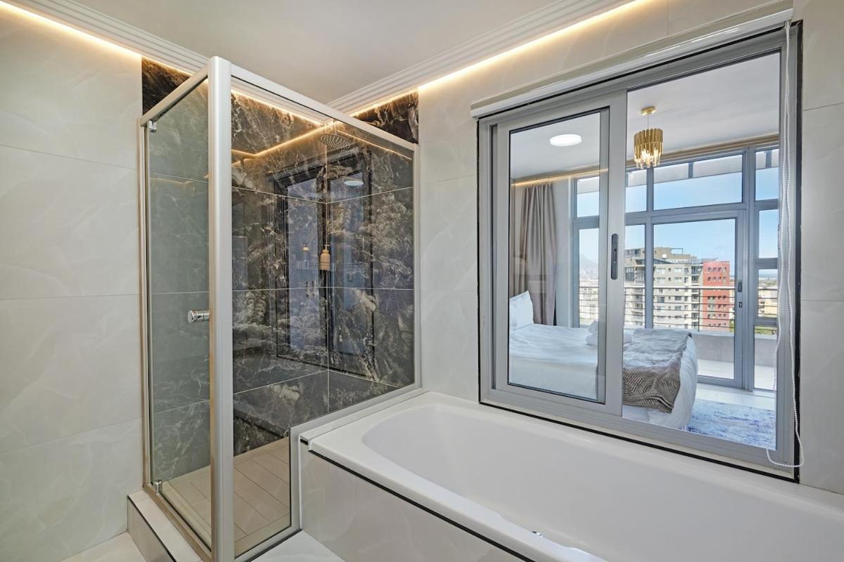 Ultra Luxury 3 Bed Knightsbridge Penthouse