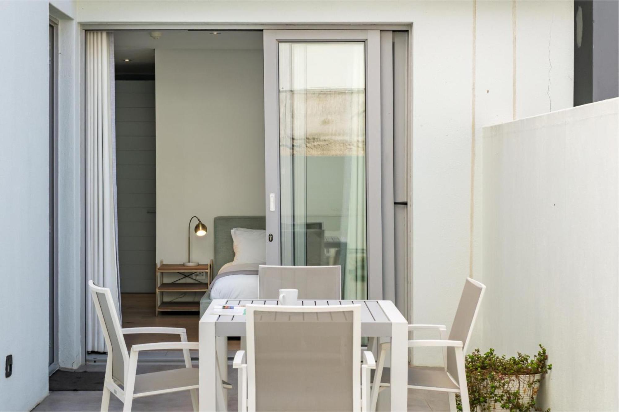 Modern 2bed In Point Nobelium Cape Town