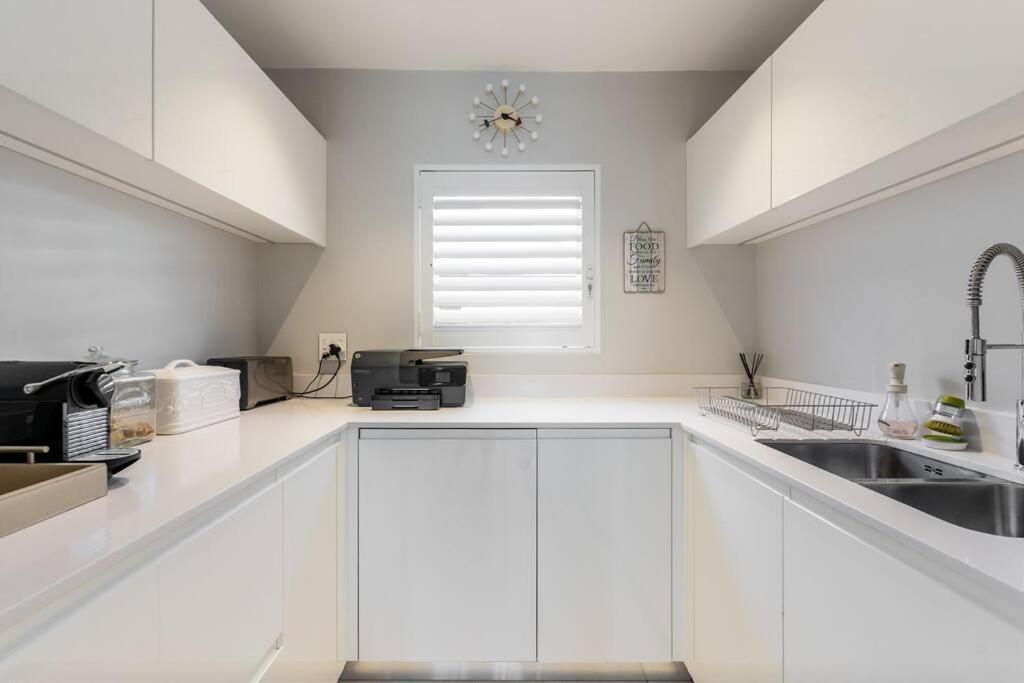 Camps Bay Gem Ocean & Mountain Views Holiday home