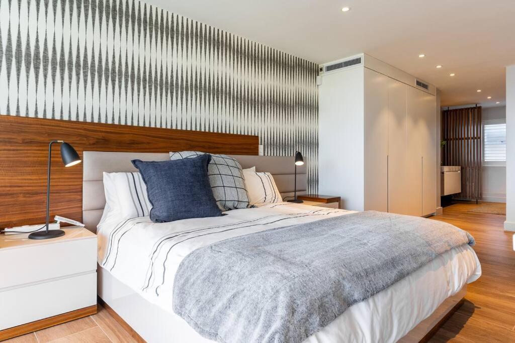 Camps Bay Gem Ocean & Mountain Views * Cape Town