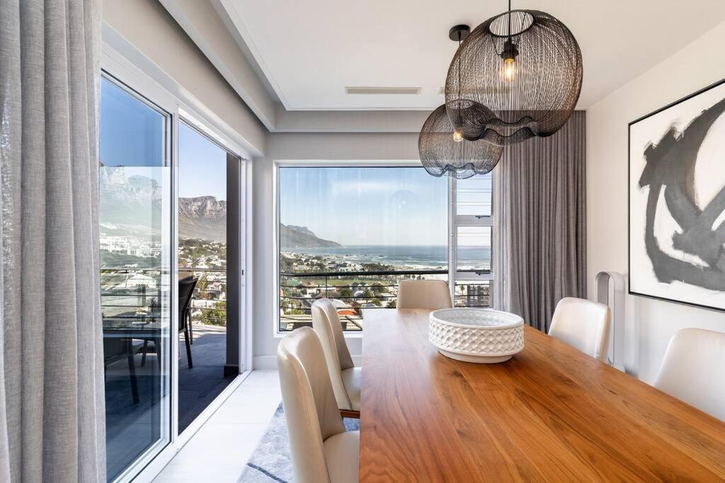 Holiday home Camps Bay Gem Ocean & Mountain Views