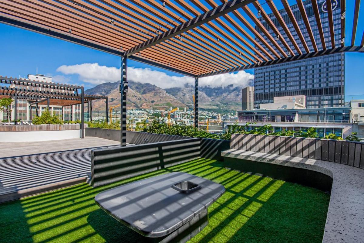 Stylish With Rooftop Pool! Cidade Do Cabo