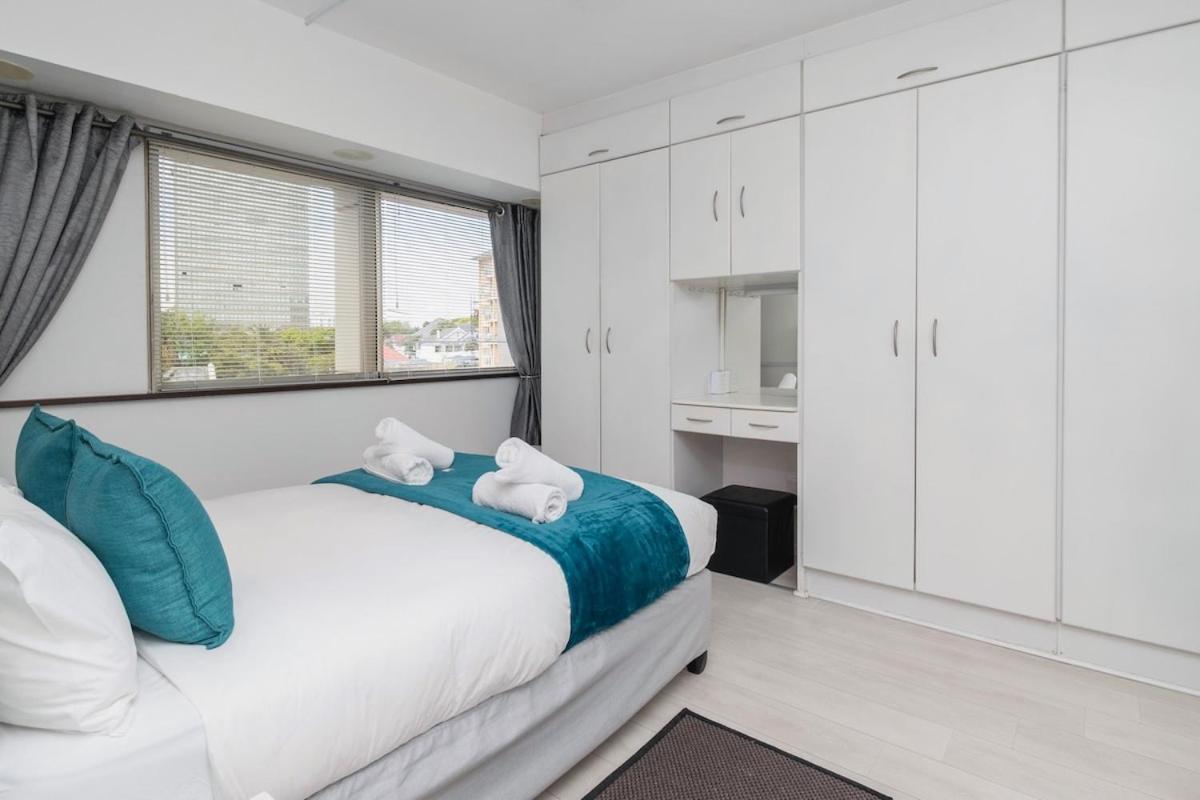 In Seapoint, Pool And Free Parking. * Cape Town