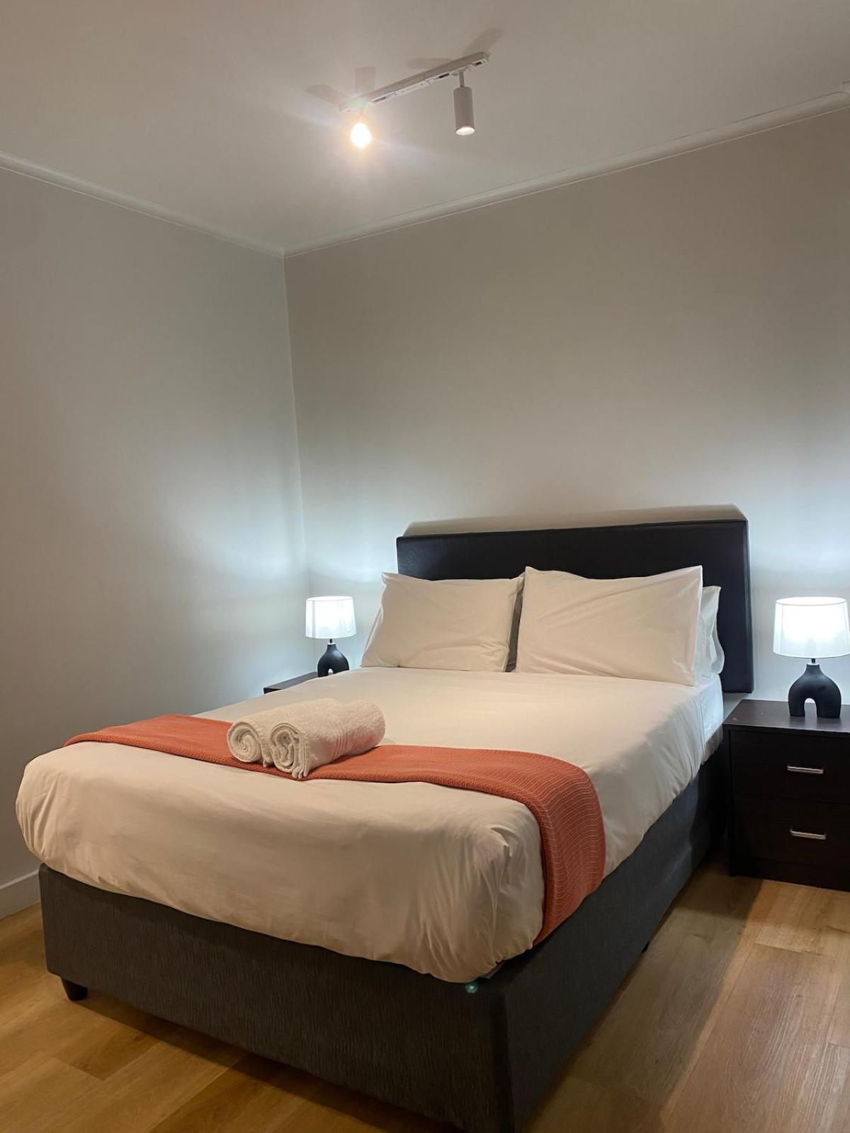 Amazing Comfortable Gem By Awshost Apartment