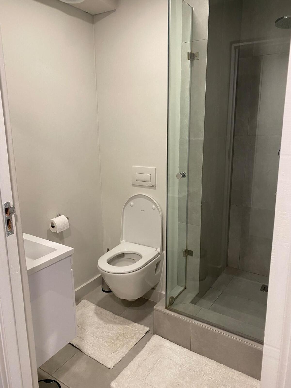 Apartment Amazing Comfortable Gem By Awshost Cape Town