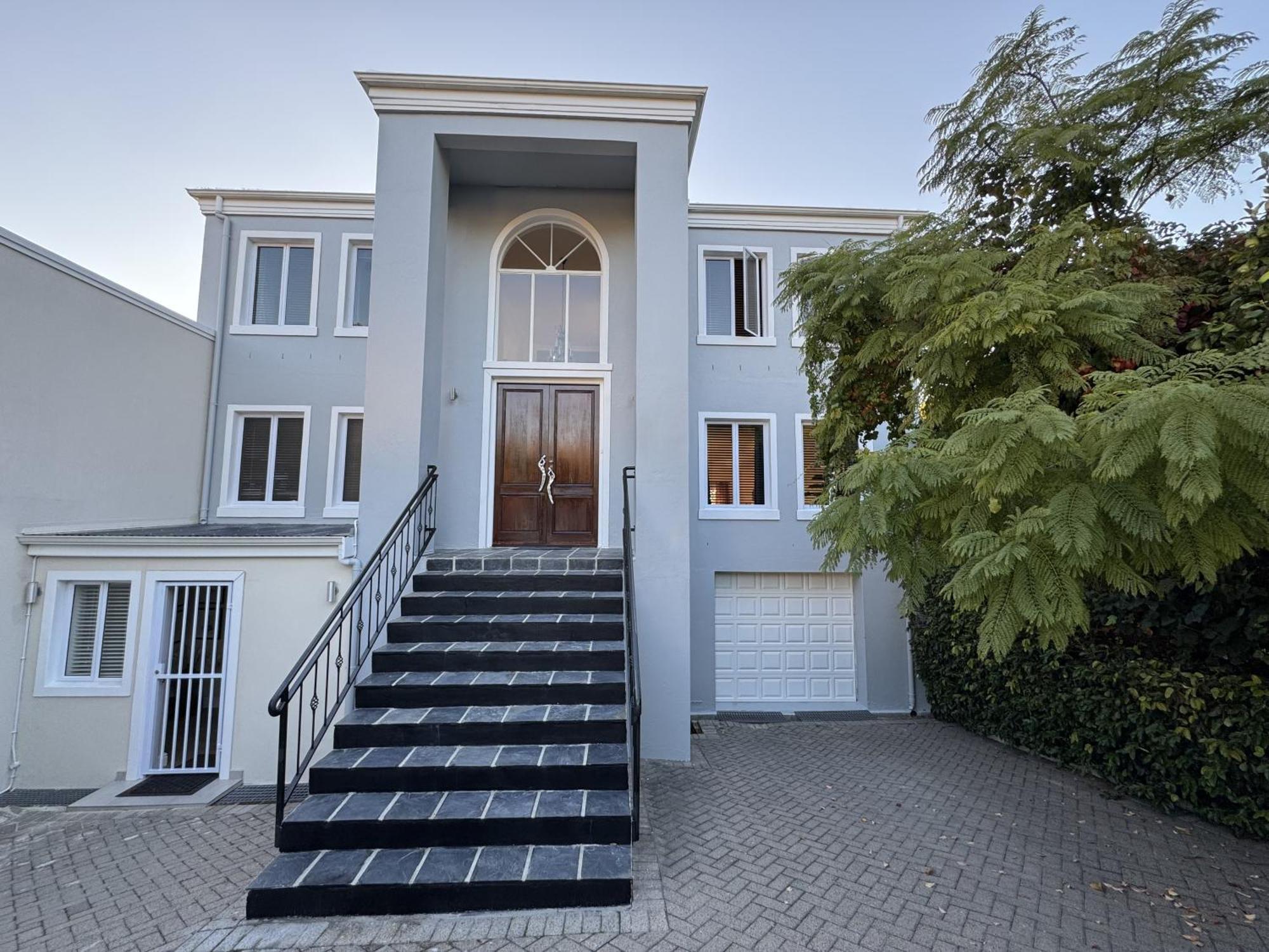 Villa Sanssouci - Away From Cape Town