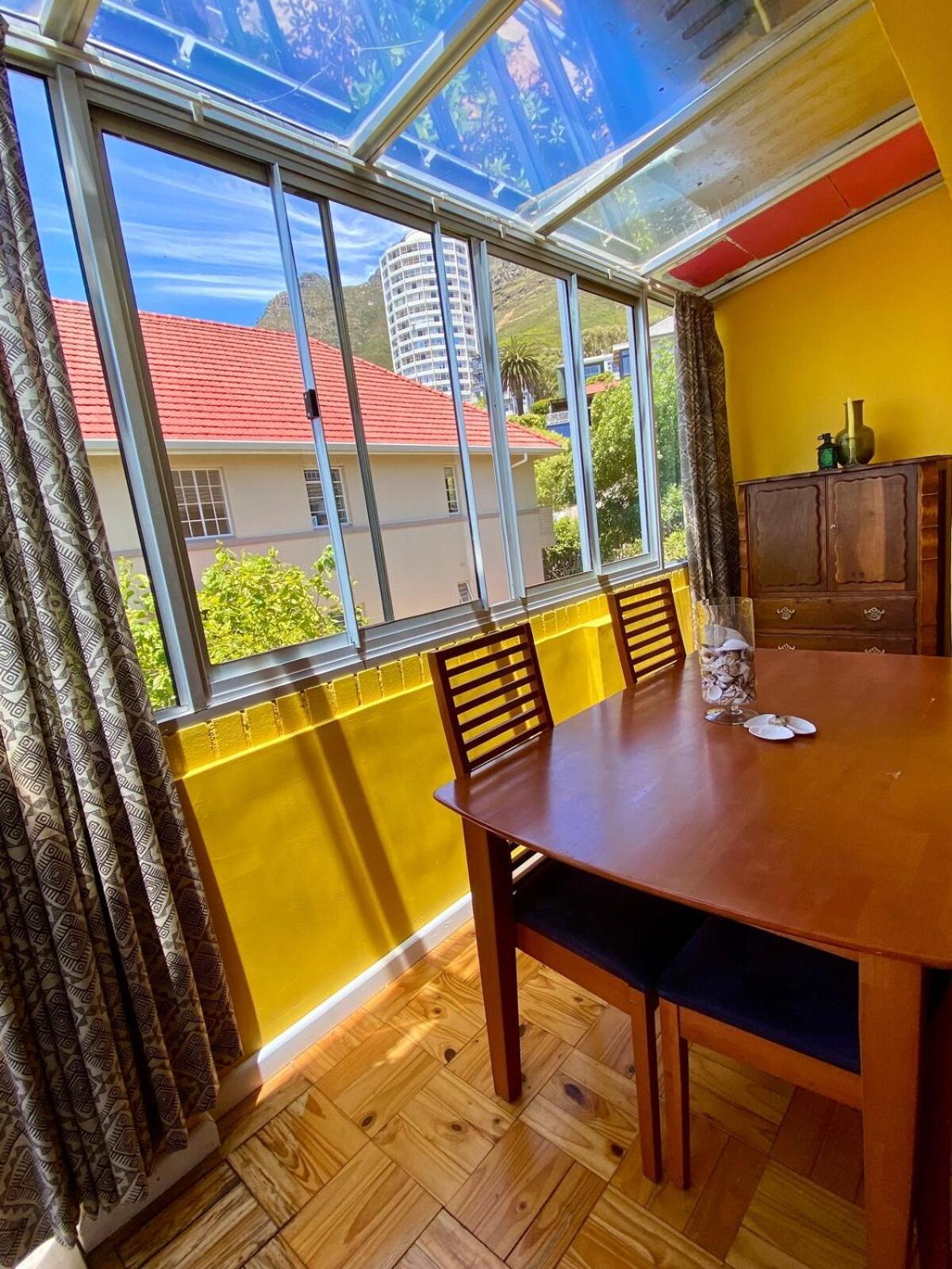 Bright & Sunny Table Mountain * Cape Town