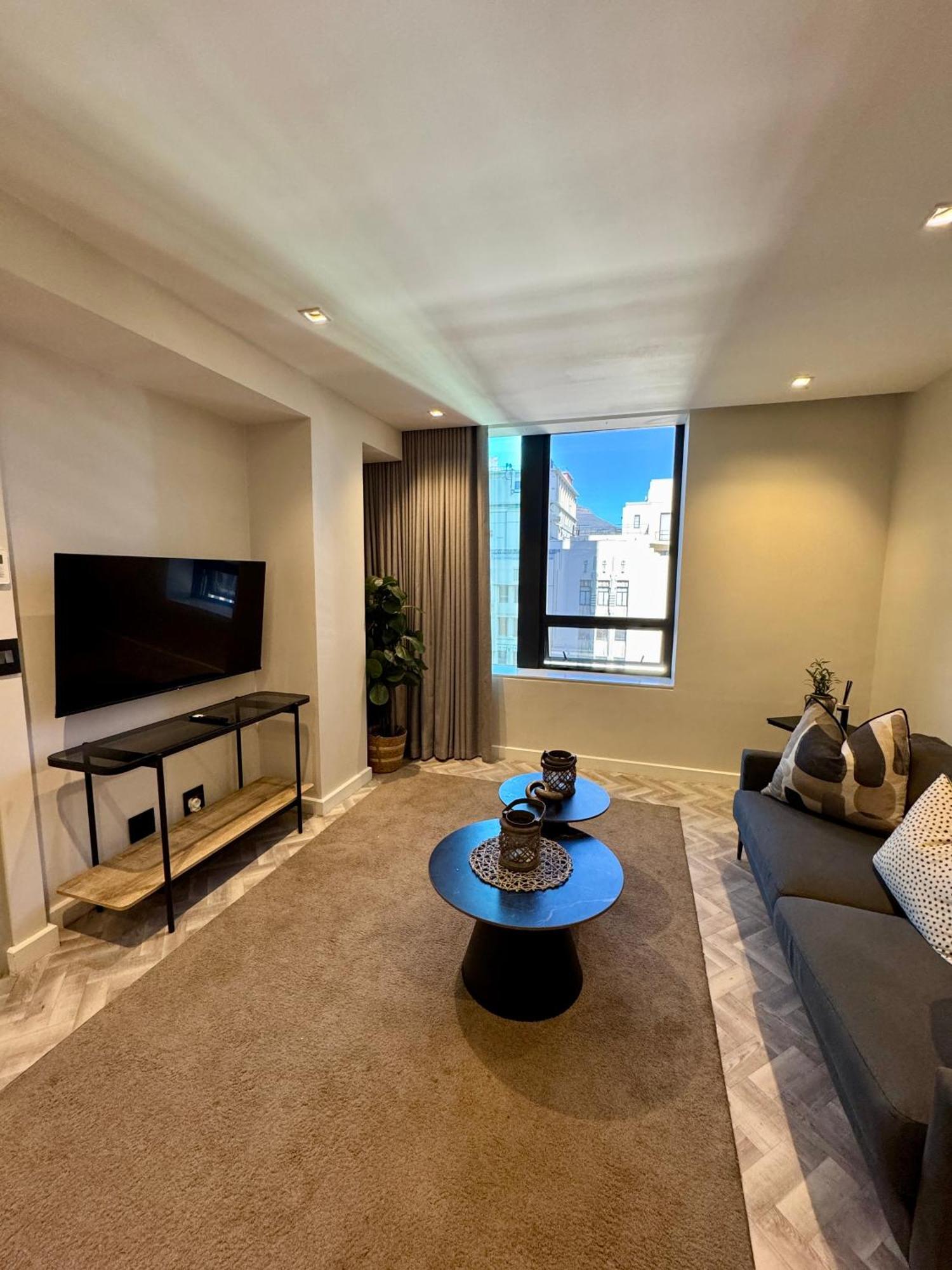 Chic Pad - & Scenic Apartment *