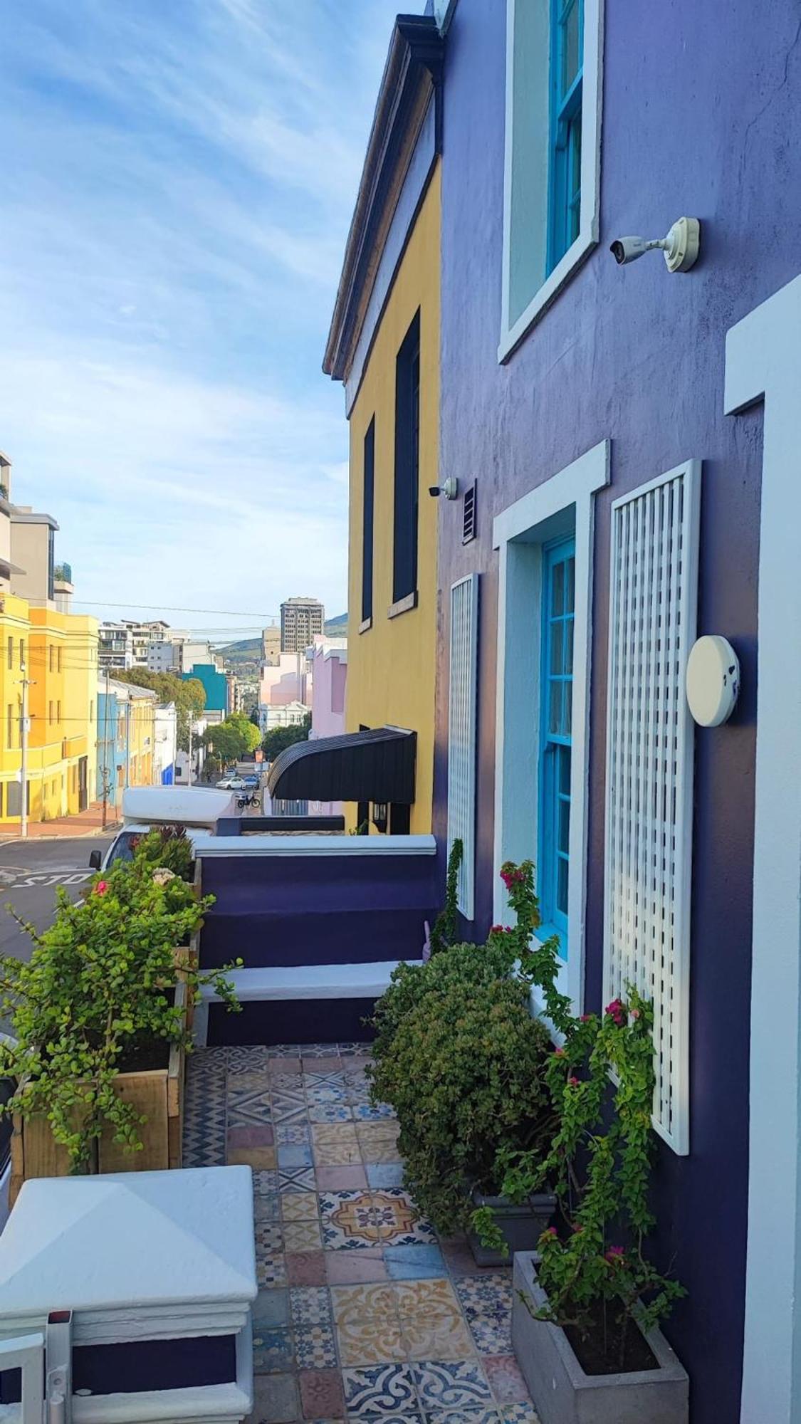 Beautiful With Balcony And Great View At Bokaap Cape Town