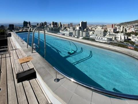 Table Mountain Views & Rooftop Pool Retreat Apartment