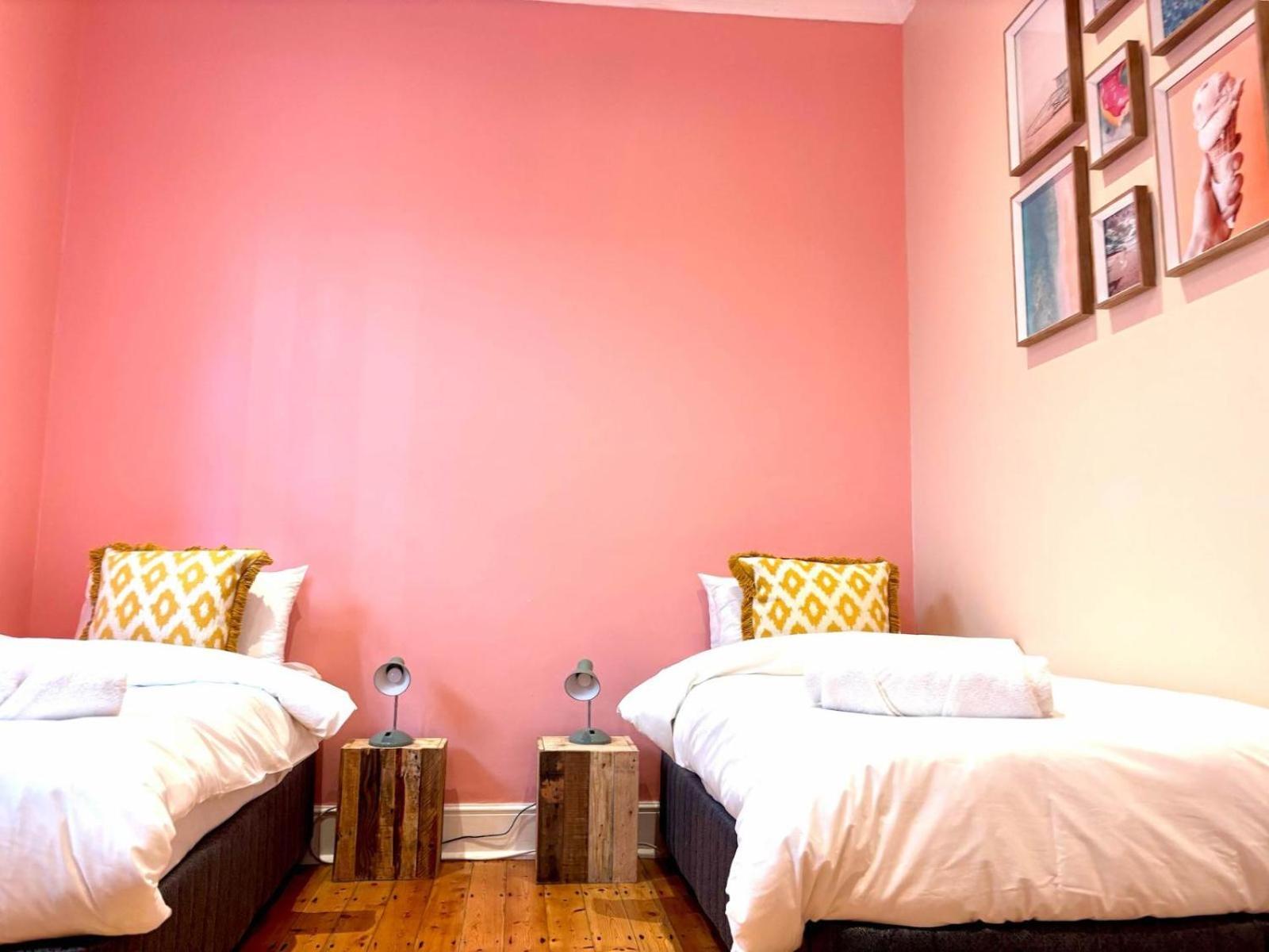 Starry Starry Night - Cape Town, 3-bedroom 3-bathroom Seaside House In Three Anchor Bay Holiday home Cape Town