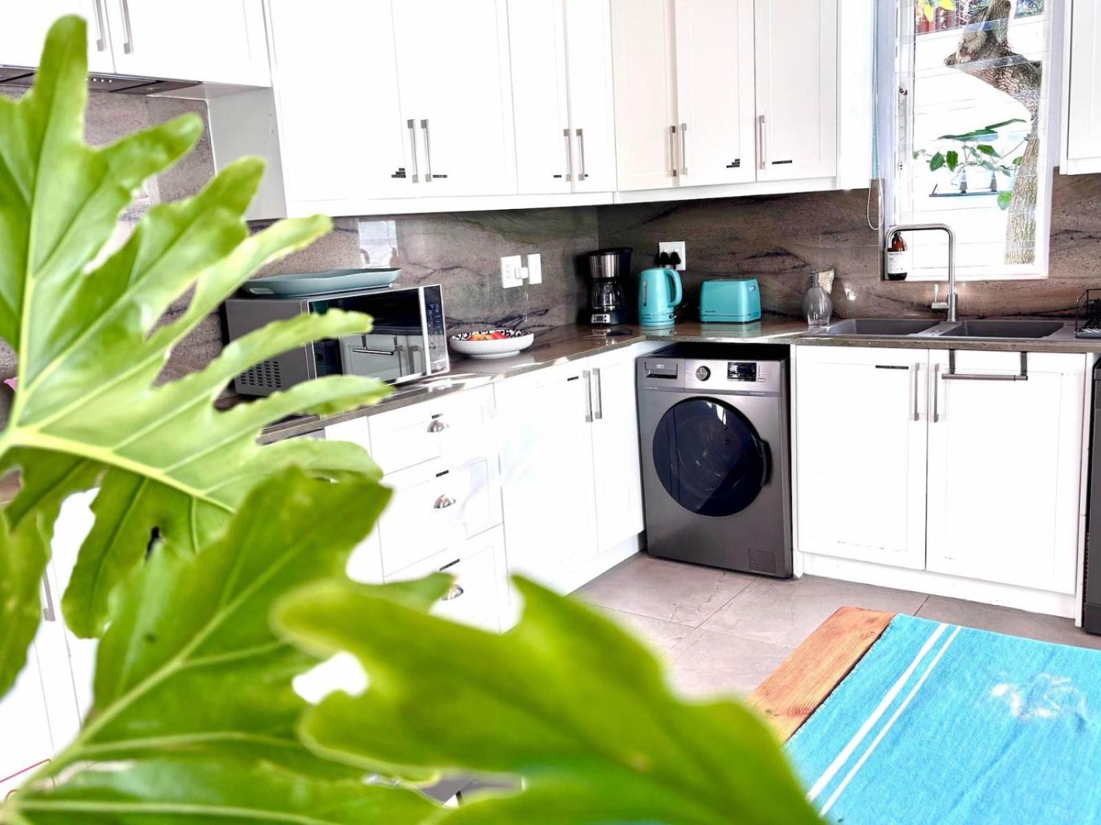 Starry Starry Night - Cape Town, 3-bedroom 3-bathroom Seaside House In Three Anchor Bay *
