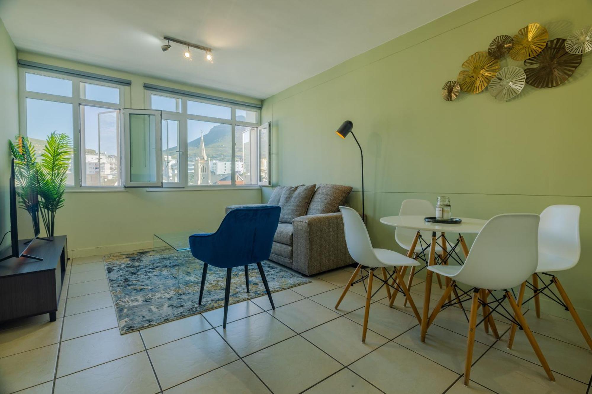 Conveniently Located Getaway Apartment *