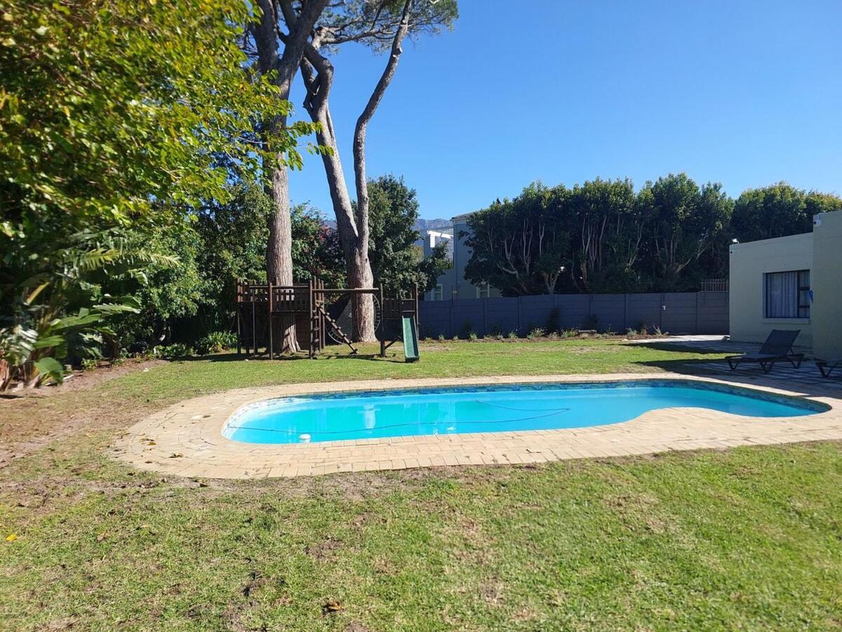 Westridge - 5 Minutes From Constantia Wine Farms Villa Cape Town