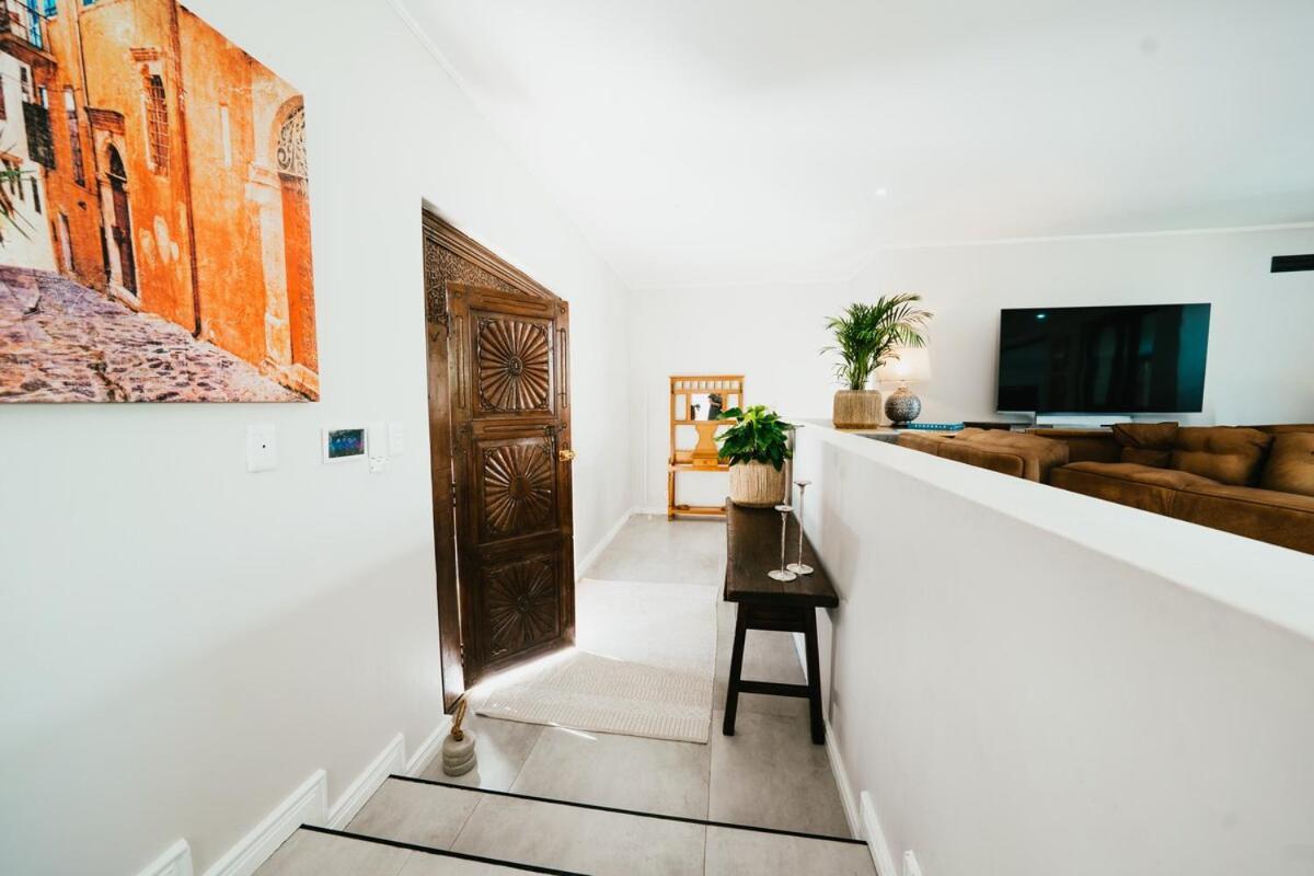 Westridge - 5 Minutes From Constantia Wine Farms Cape Town