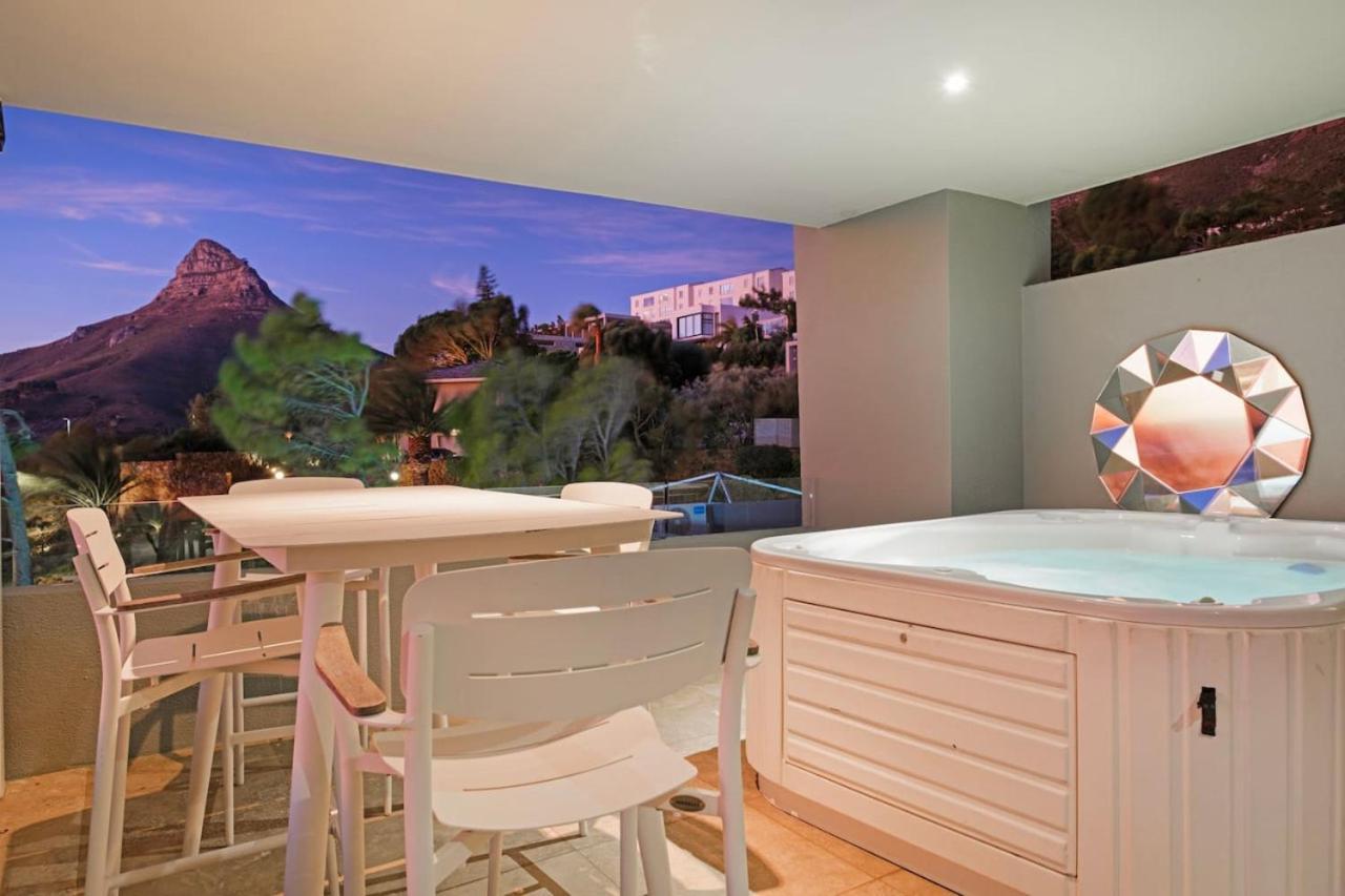 Villa Hot Tub Heated Pool Fully Serviced Inverter
