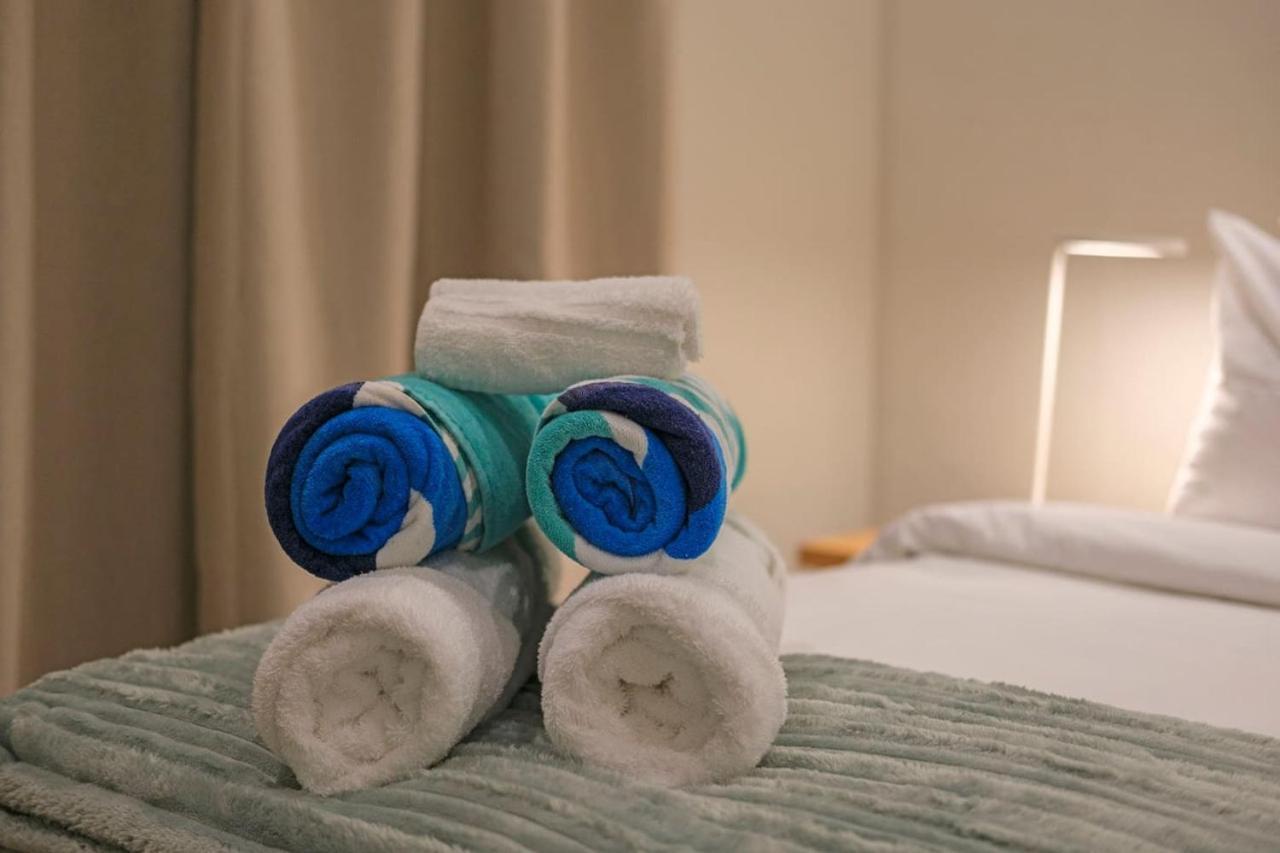 Back Up Power, Modern And Rooftop Pool * Cape Town