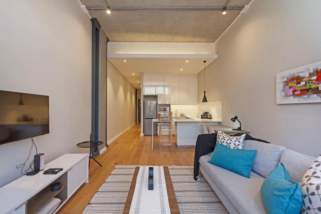 Back Up Power, Modern And Rooftop Pool Apartment *