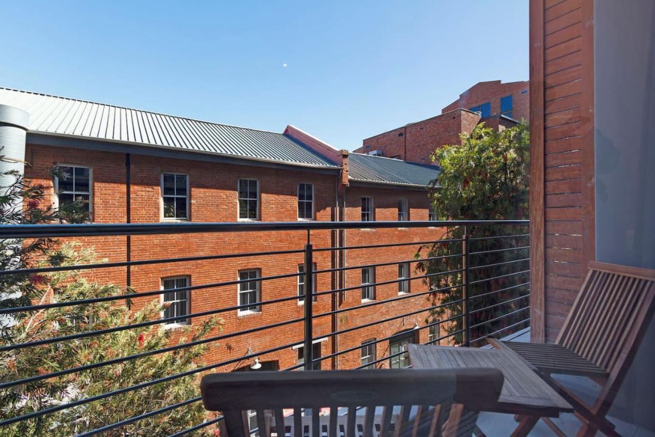 Back Up Power, Modern And Rooftop Pool * Cape Town