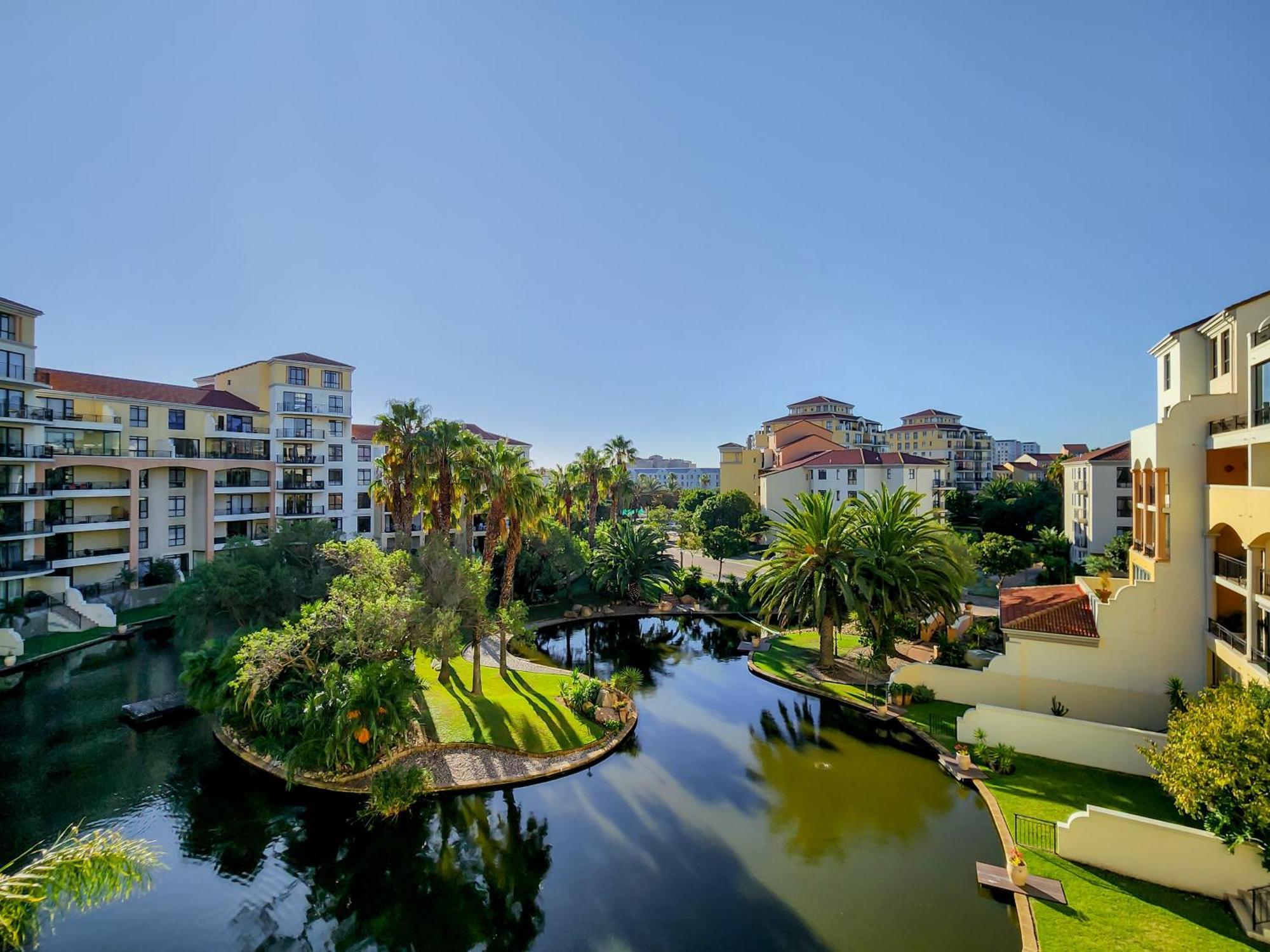 Walkable, Pools, Park And Great For Families * Cape Town