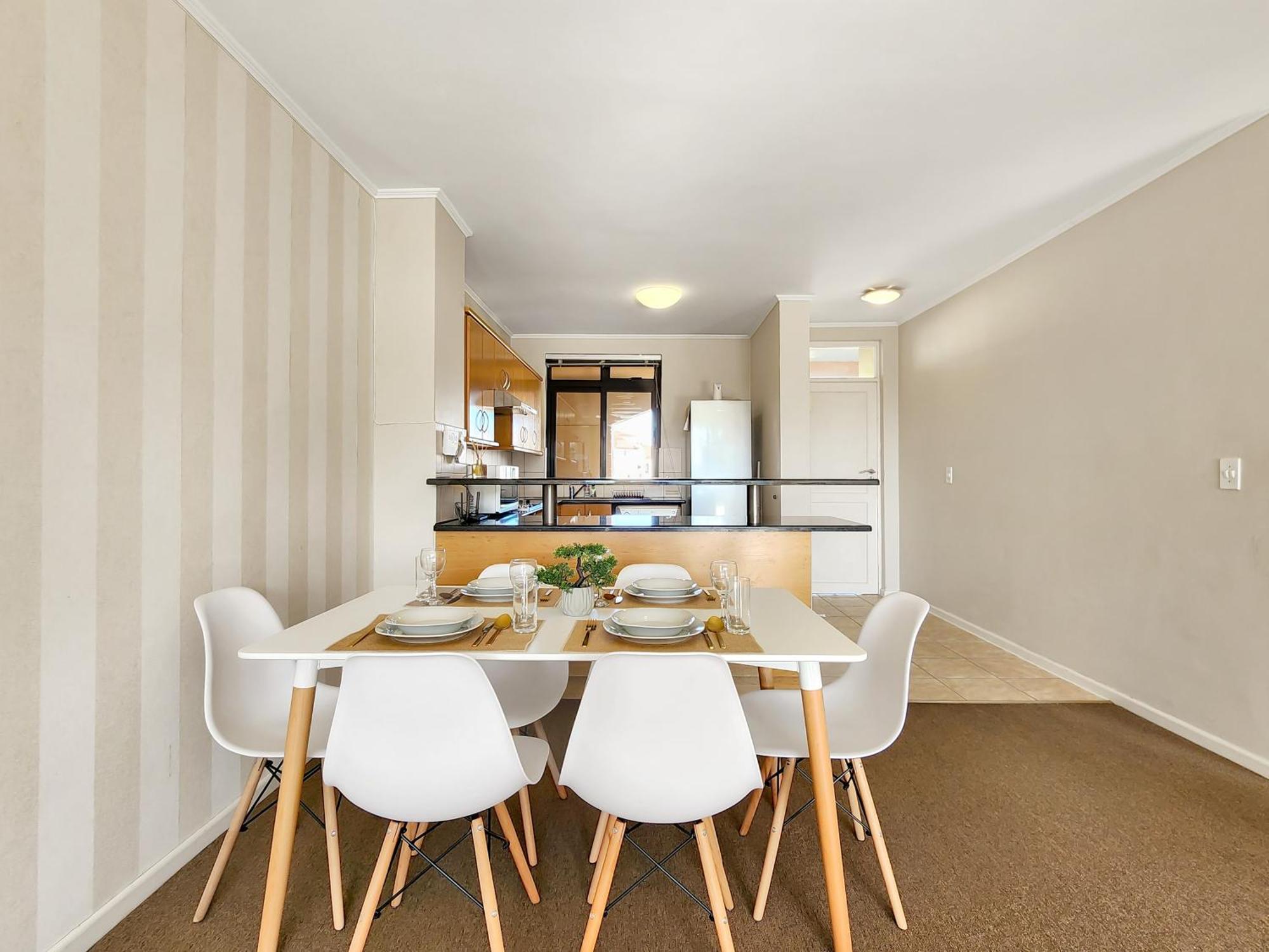 Apartment Walkable, Pools, Park And Great For Families *