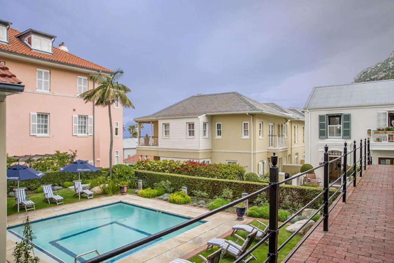 Charming Coastal Townhouse At The Majestic Cape Town
