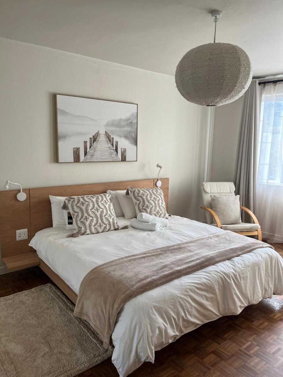 Modern 2 Bedroom Apartment, Pleasant Ways, Seapoint Apartment Cape Town