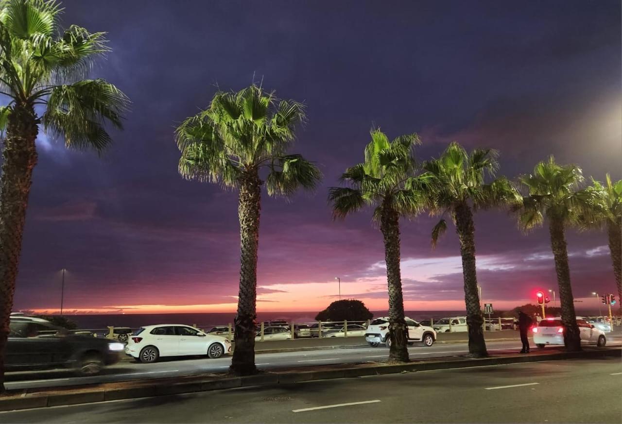 Modern 2 Bedroom Apartment, Pleasant Ways, Seapoint Apartment Cape Town