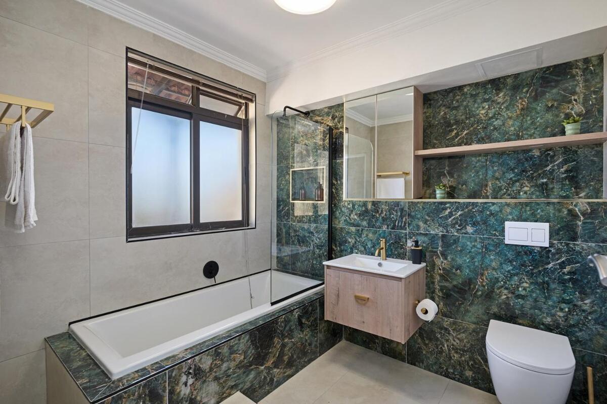 8 Sleeper Luxury Duplex Penthouse * Cape Town