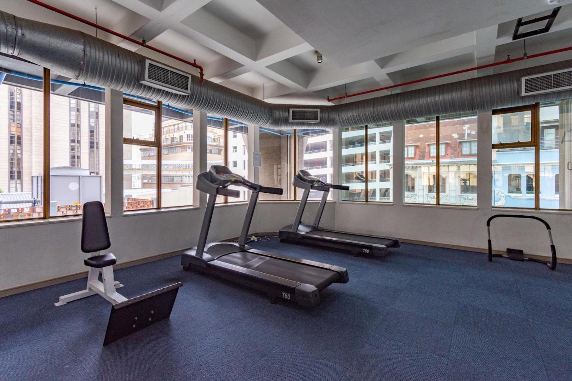 Pad With Gym Pool Iconic Views Cape Town