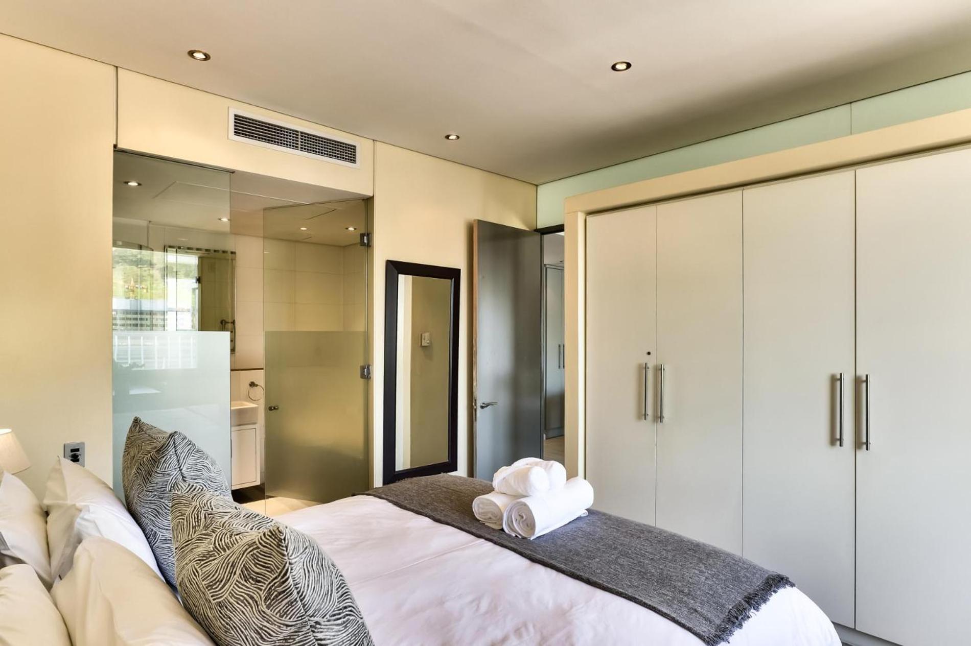 Pad With Gym Pool Iconic Views Cape Town