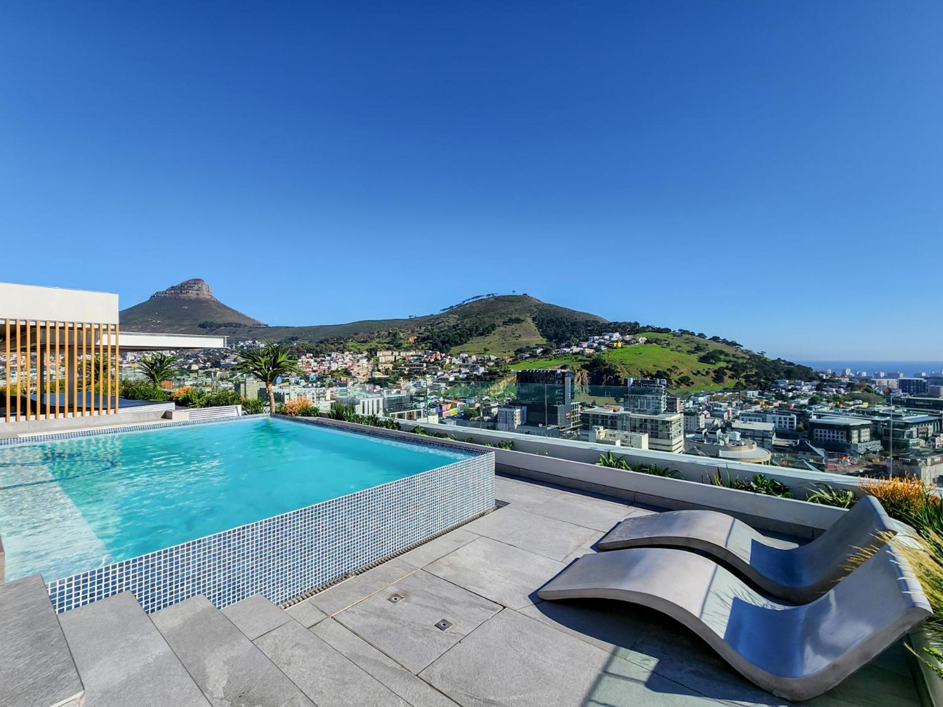 Apartment Sky High Views At The Rubik With Rooftop Pool