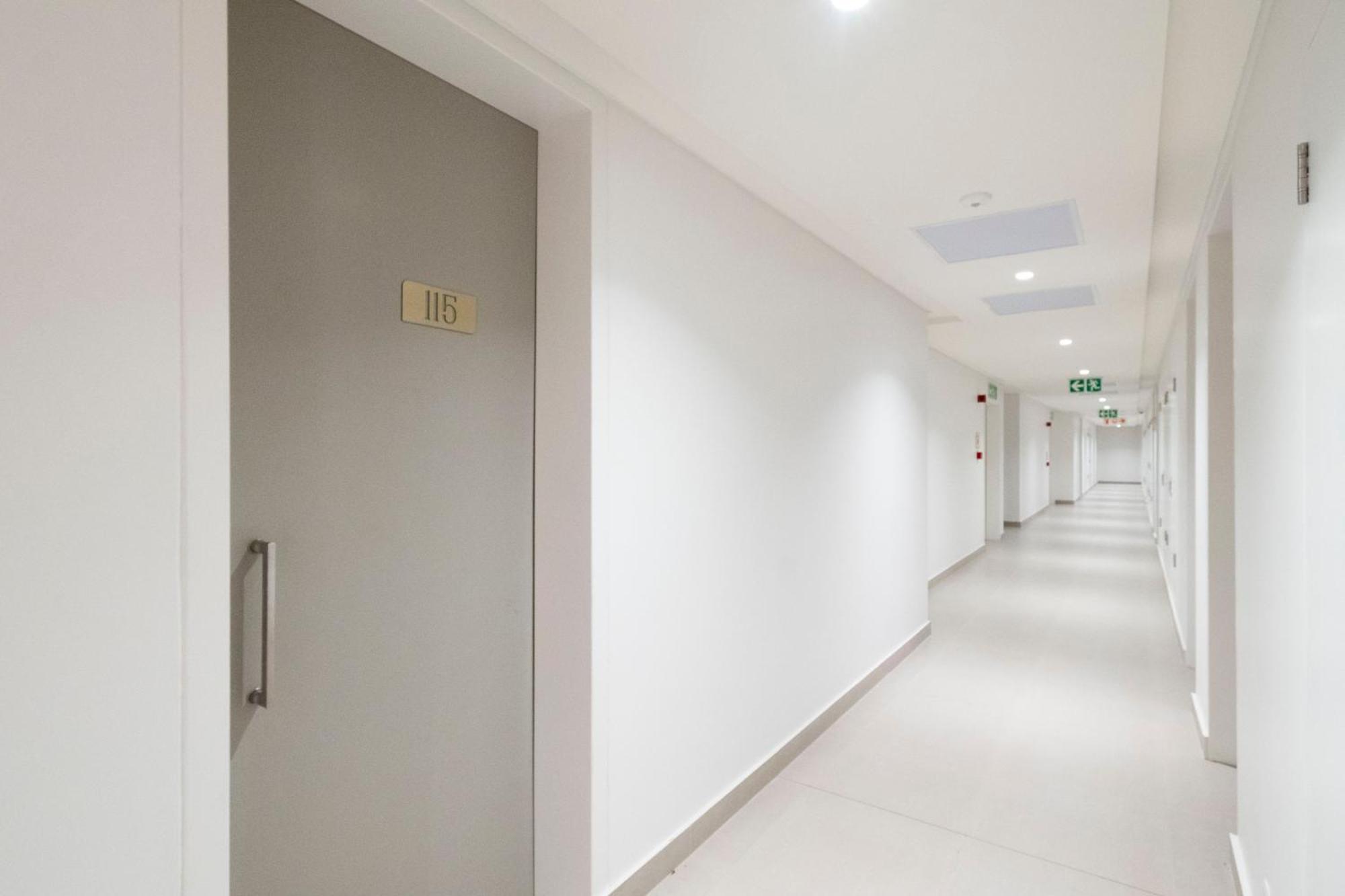 Luxury At The Braemar, Point Apartment