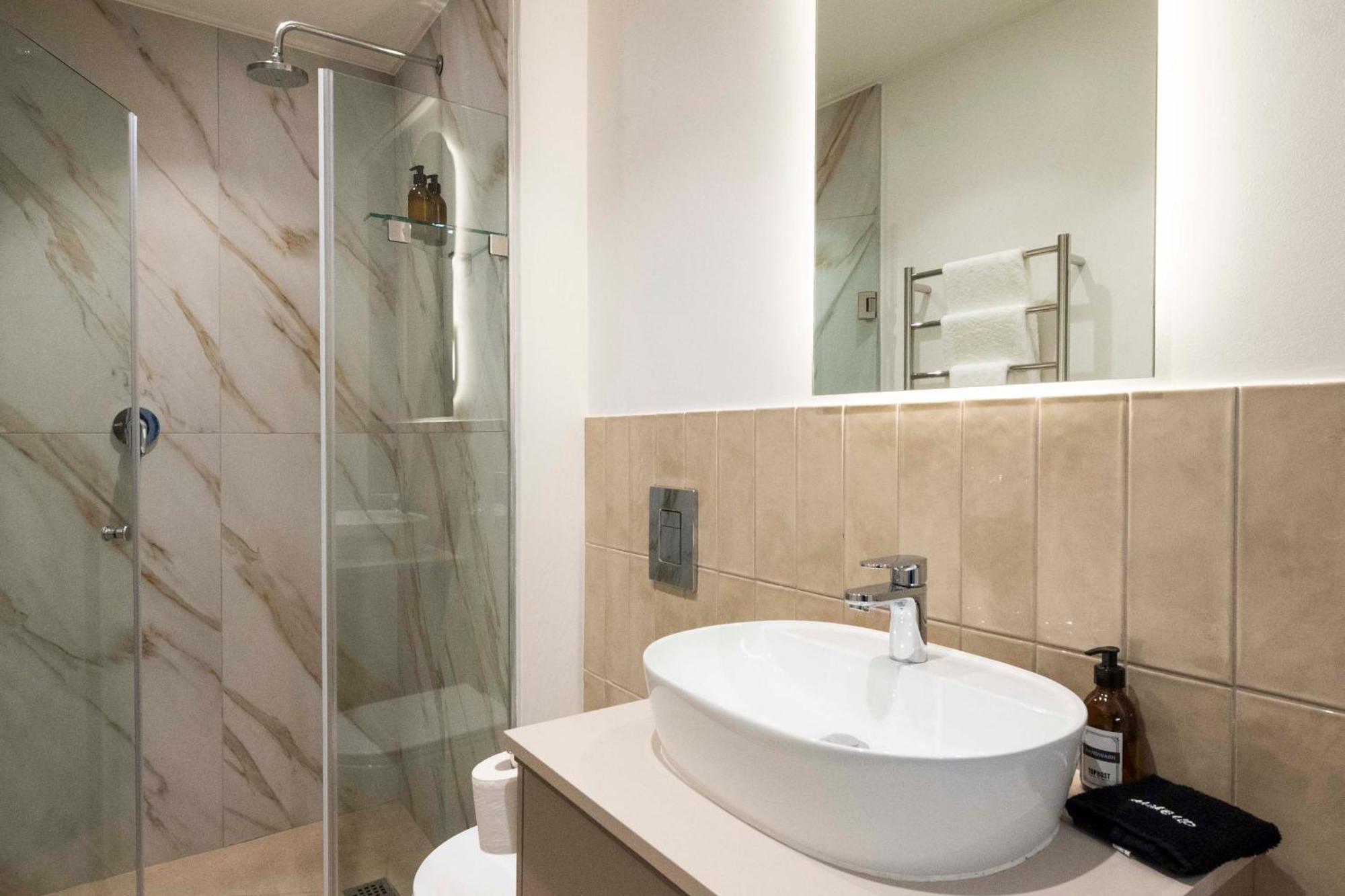 Luxury At The Braemar, Point *
