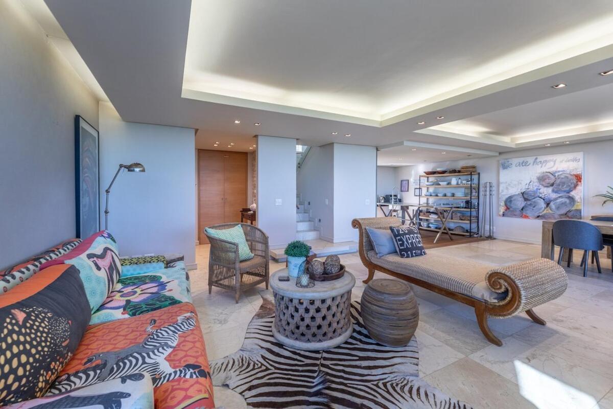 Dolphin View House *