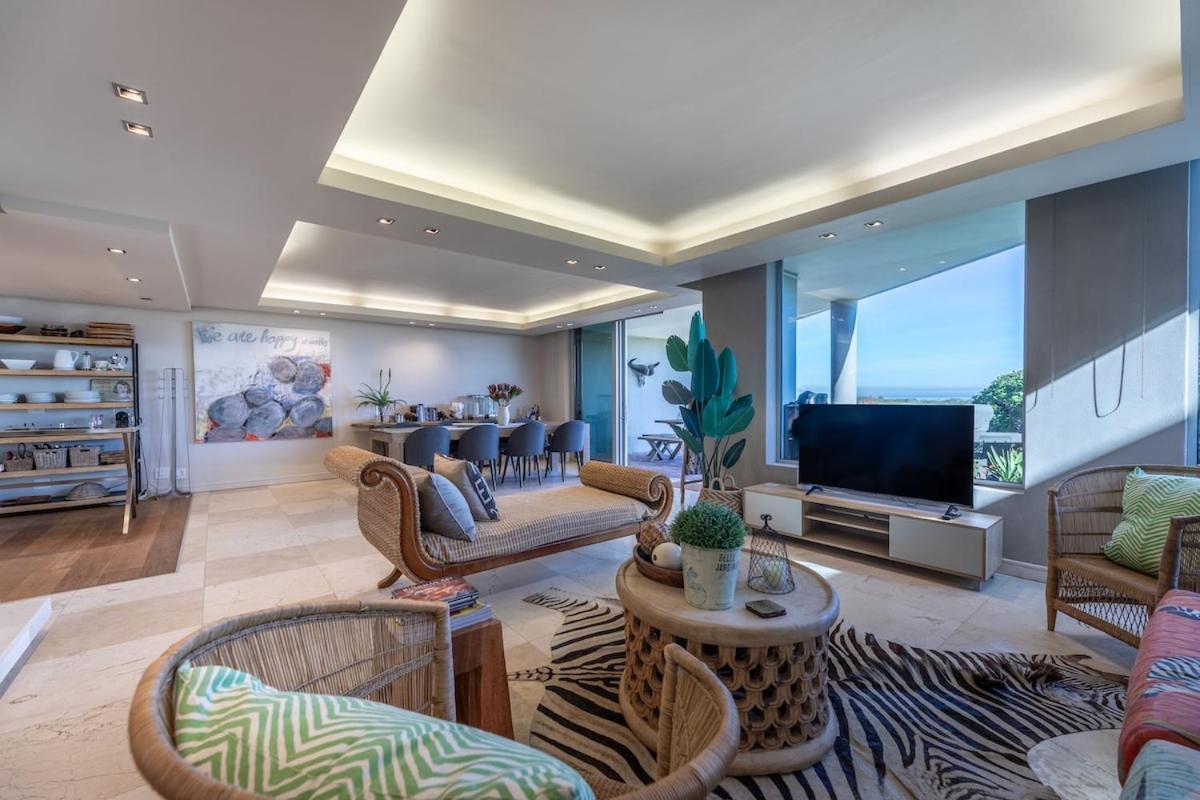 Dolphin View House *