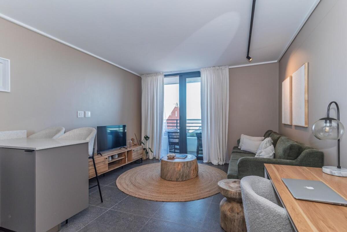 Wavescapes 1br Walk To Ocean Views Apartment Cape Town