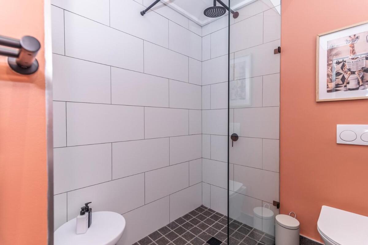 Apartment Wavescapes 1br Walk To Ocean Views Cape Town