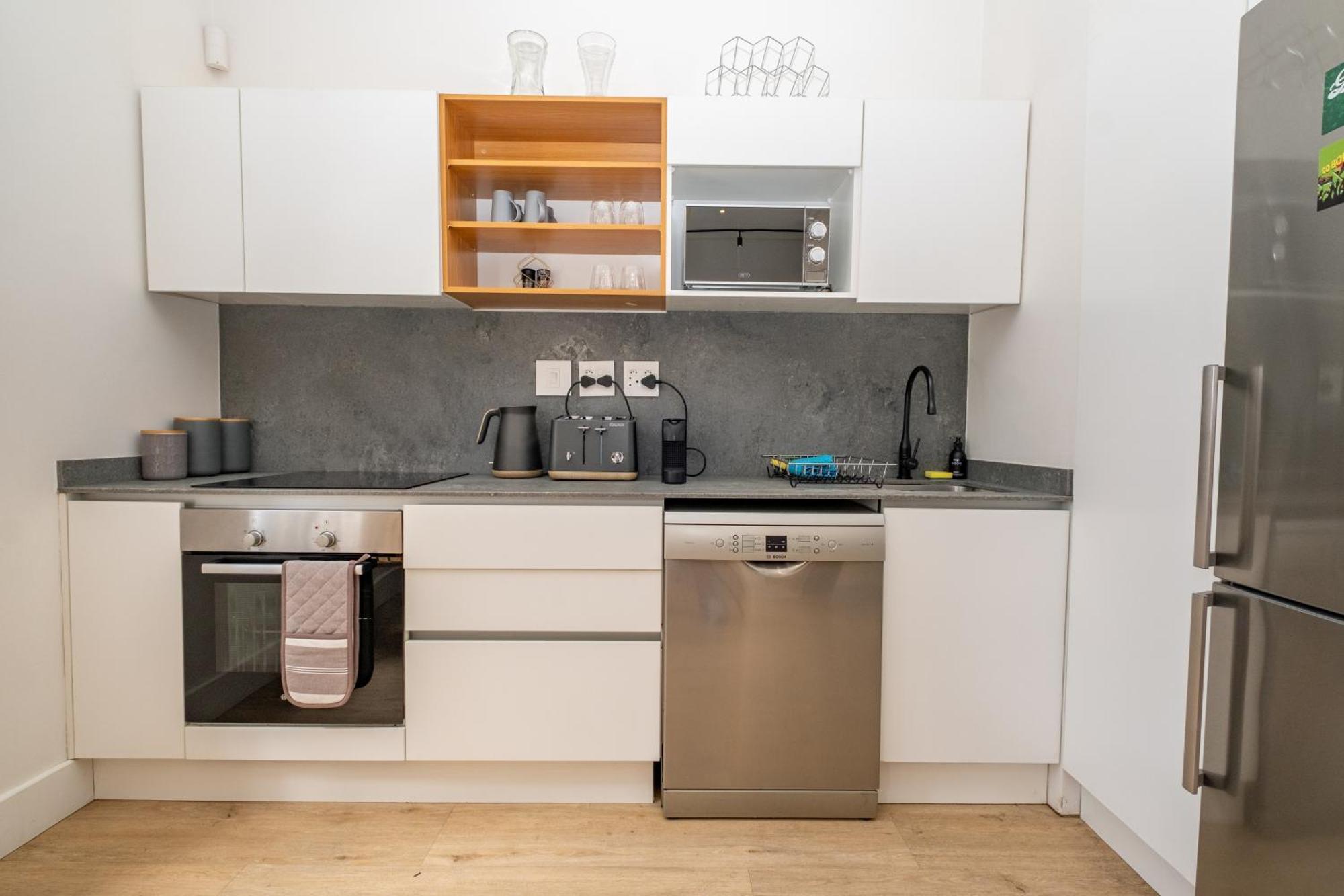Two-bedroom With Hot Tub In De Waterkant Apartment Cape Town