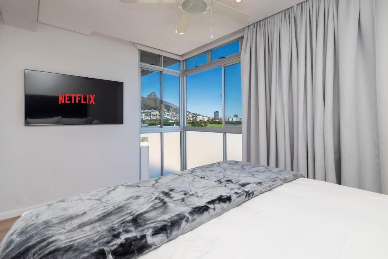 King Bed Sea Views Promenade Fast Wifi Apartment